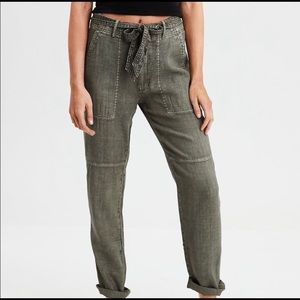 American Eagle olive green tapered linen pants